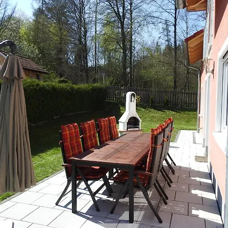 度假居 Ferienhaus Am Waldrand 贝兴