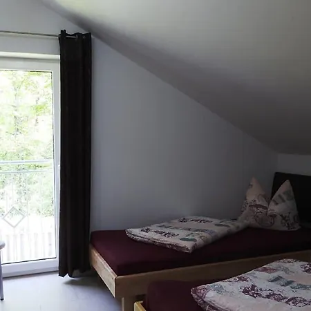 Ferienhaus Am Waldrand 度假居 贝兴