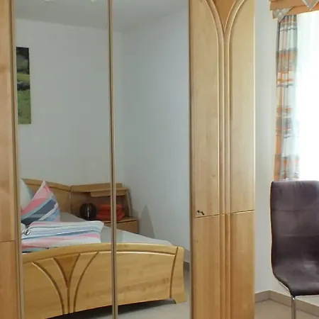 Ferienhaus Am Waldrand 度假居 *